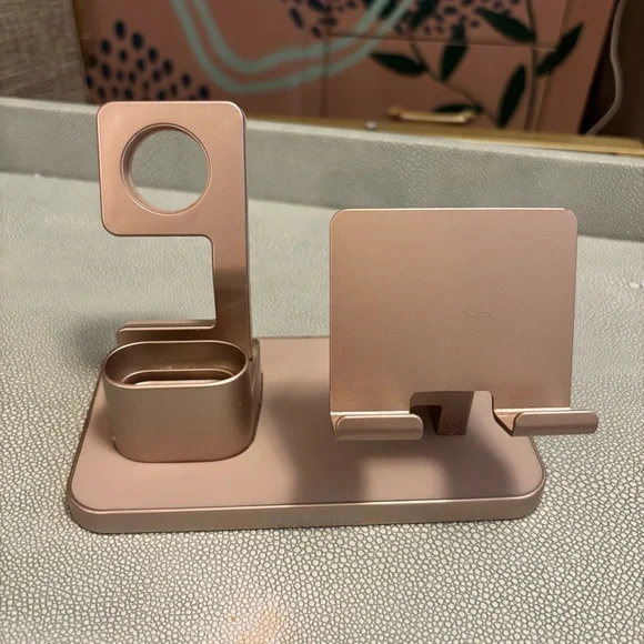 3-in-1 Charging Stand for AirPods, Apple Watch and iPhone - Picture 10 of 13